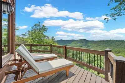 Image de Lux 4Br, Game Room, Hot tub long-range Mtn views