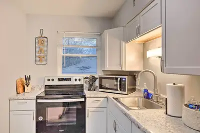 Image de Soft Landing Apartment in Cincinnati Suburb