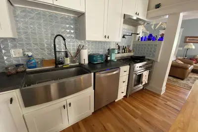 Image de Charming 2-bedroom Bungalow Steps from Lovely Downtown Lakeland!
