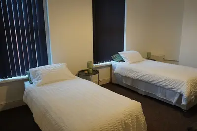 Image de Spacious  two-bedroom flat 400yards from Anfield Stadium. . \n