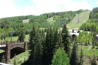 Image de Spacious and inviting 4br ski in/out condo in Lionshead - pool, gym, hot tubs!