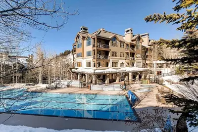 Image de Contemporary 3br ski in/out condo in Beaver Creek Highlands w/ shared pool!