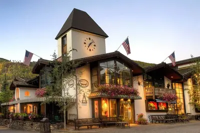 Image de Convenient 2br condo in the heart of Vail Village - walk to Gondola One!