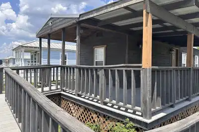 Image de Ada-Accessible Cabin: Breathtaking Lake Views
