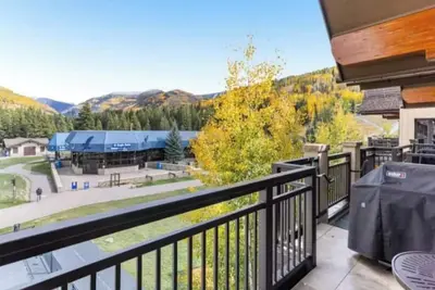 Image de Ski in/ski out 3br condo at the Lionshead Gondola w/ heated pool, gym & hot tub!
