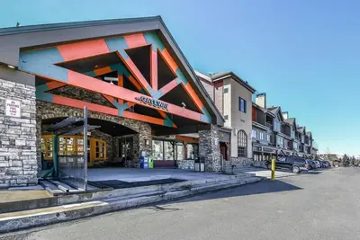 Image de Stunning 1br Gateway studio condo near Mtn House Base - walk to lifts and more!