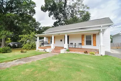 Image de Charming Downtown Fort Mill Home w/ Large Backyard