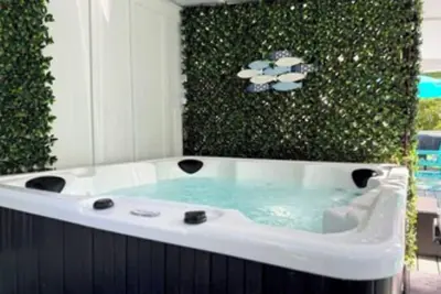 Image de “Birchwood” is a Charming 2 bedroom Cottage located at The Va Dare & sleeps 4! !