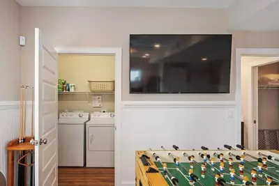 Image de Stunning Semi Oceanfront Nags Head 5br house - Pool, Hot Tub, Theater, Elevator!