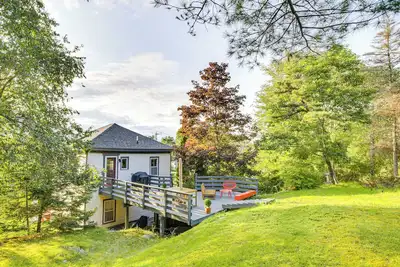 Image de 3 Mi to Boothbay Harbor: Coastal Colorful Home!