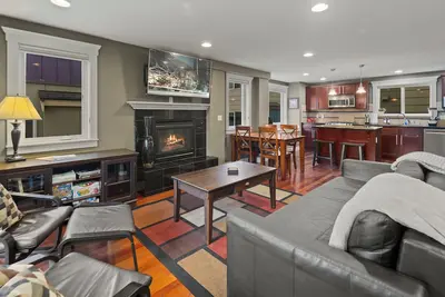 Image de Charming 3br Townhome near Dt Seattle W/ Balcony!