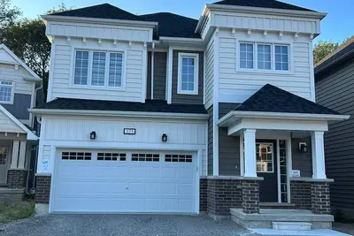 Image de Come stay at the Muskoka Lakes! Close to several golf courses, resorts and lakes
