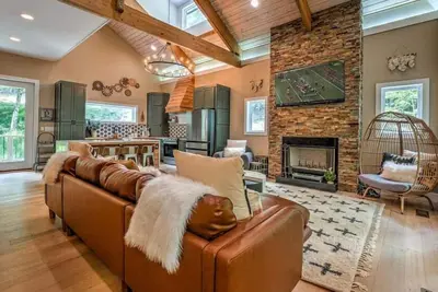 Image de The Evergreen on Wise - Arcade Games | Hot Tub | Fire Pit