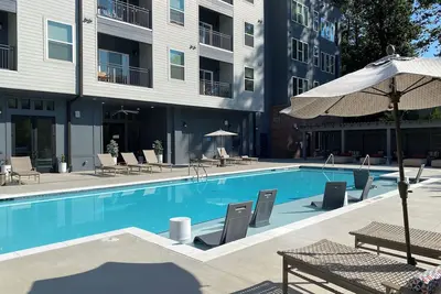 Image de Luxurious  2-bedroom apartment w\/ WiFi, fitness room & pool in Beautiful Atlanta