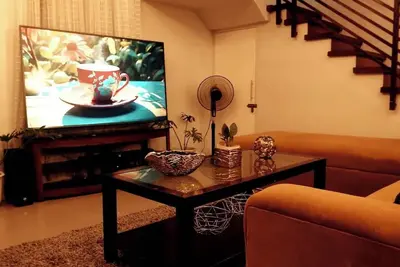 New Cozy Villa near Clark Freeport Zone. 5 minutes drive to malls, resto, others