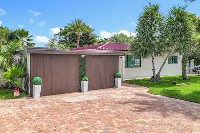 Image de Luxurious Pompano Beach Oasis with Pool, Outdoor Kitchen, and close Beach