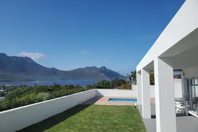Image de Gorgeous Views and Tranquility at Villa Santorini