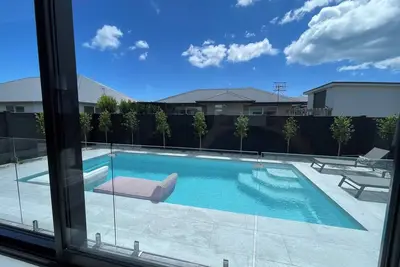 Image de Modern Beachside Oasis with Private Heated Pool - Pet Friendly!