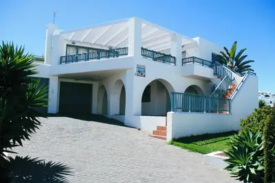 Image de O Kapetanios a Lovely Greek styled 4-bedroom house with WiFi in Langebaan