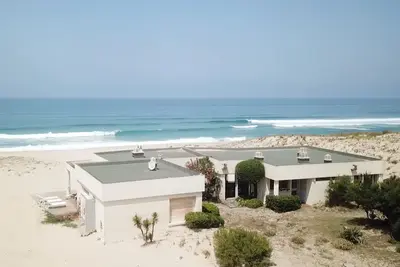 Image de Maison familiale sur la dune, face à la mer, spot de surf, location unique.