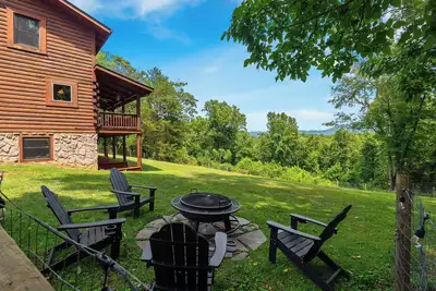 Image de Luxury Cabin on 6 Private Acres: Stunning Mountain Views & Ultimate Comfort
