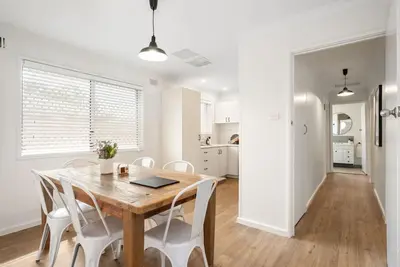 Image de Bullion Bungalow – Stylish, Secure 3-Bed Stay