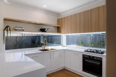 Image de Serene Retreat on the City Fringe, close to stunning wineries
