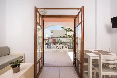 Image de Captain Michalis Apartments - 750m from Kalamaki beach