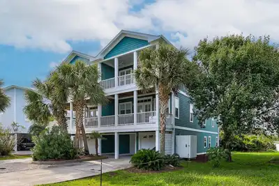 Image de 🌊Seaside Hugs-Close to the Ocean w/ Large Decks-Pet Friendly🌊
