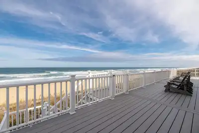 Image de K2004 Dune Crest. Oceanfront! Private Pool! Pets Ok! Rec Room and much more!
