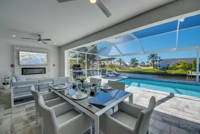 Image de Villa Summer Feeling - newly built, on water, pool & spa