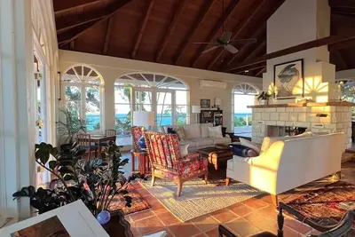Image de Big Hill - a luxurious haven that will not disappoint, View Sunrise, Dock
