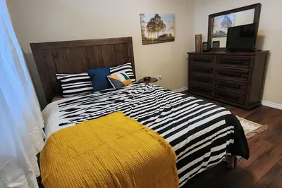 Image de Charming Purple door 3-bedroom house with Ac and WiFi in fabulous Wichita Falls