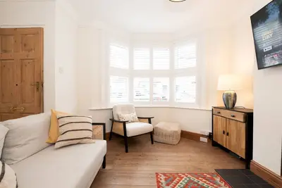 Image de Quaint Victorian Cottage great transport to London | Pass The Keys