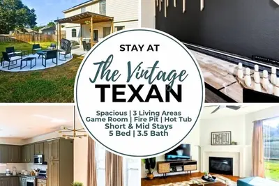 Spacious 5-bedroom house in charming Cypress - Hot Tub - Game Tables - Office