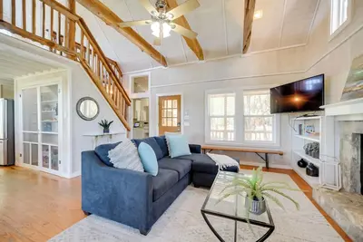 Image de Dog-Friendly Cabin w/ Fire Pit in Johnson City!