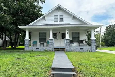 Image de The Getaway-Charming 3 Bdrm 2 Bath, Sleeps 8-10 Lg Drive, WiFi, Tankless Water