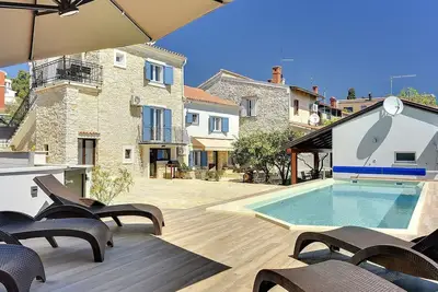 Image de À seulement 200 mètres de la plage avec piscine d'eau salée, vélos, terrasse ensoleillée