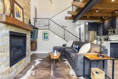 Image de Stunning Custom Retreat on Keystone Lake