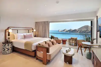 Image de 1 to 2 weeks at Corazon Resort and Spa in Cabo. . Hot Tub on balcony.