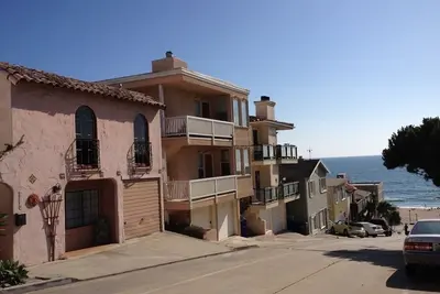 Image de Manhattan Beach Duplex with Ocean Views | 1 block to beach