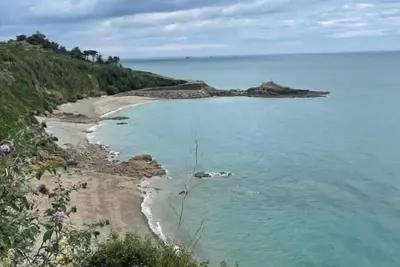 Image de Élégante dépendance T3 vue mer et accès direct Gr34 - Évasion côtière garantie!