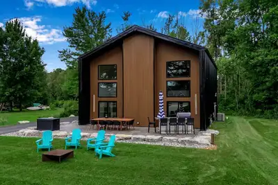 Image de State-Of-The-Art 3-Bedroom Retreat on Scenic Chautauqua Lake, W/ Lake-View!