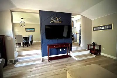 Image de Your campus-adjacent Notre Dame home away from home! \n