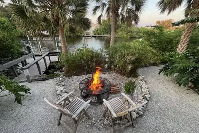 Image de * Your Peaceful Waterfront Escape! *