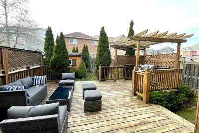 Image de Luxurious Spacious Dream Home with Parking!