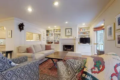 Image de Vail Village Condo - Short Walk to Village Center