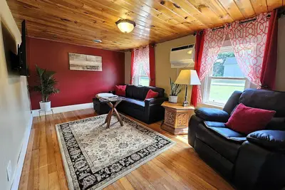 Image de Cozy & Convenient Home Near The University/Bangor