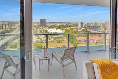 Image de 3 Br Apartment with amazing View, Pool and  Gym