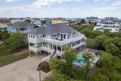 Third Row Whalehead Home with Pool and Spa, Sleeps 22!